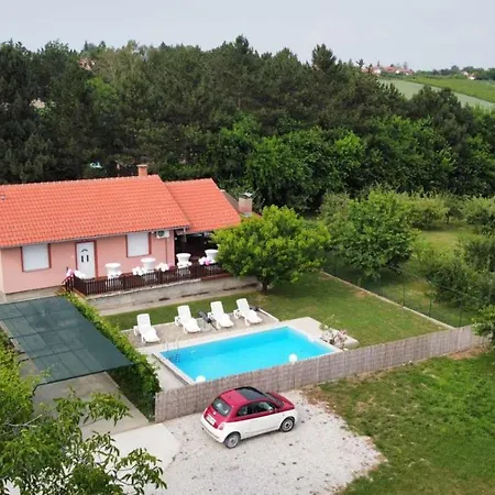 Teja-seosko Turisticko Domacinstvo