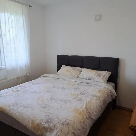 Teja-seosko Turisticko Domacinstvo * أراندجيلوفاك